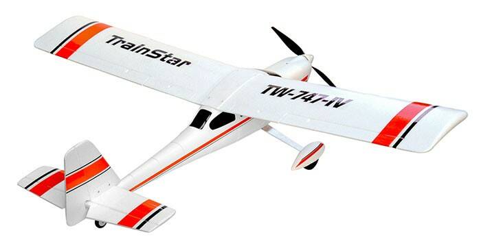 747-4-Trainstar-003.jpg