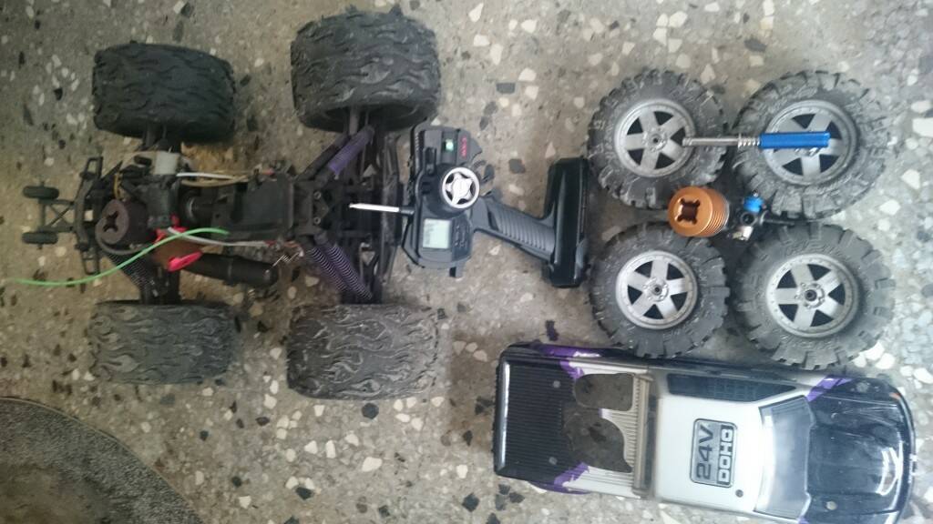 HPI 1/8大腳