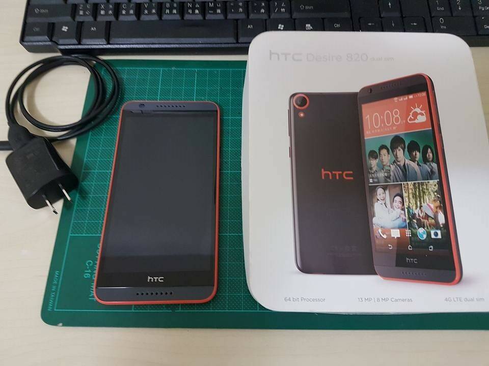 HTC820.jpg