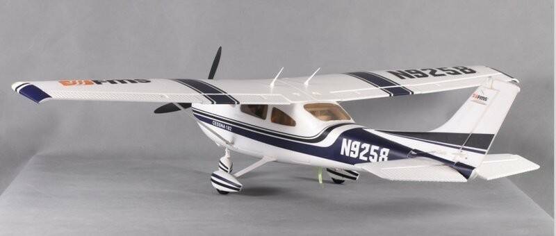 CESSNA 182, 翼展 1.4M-2.jpg