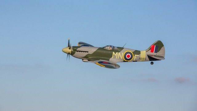 211207_BK_Spitfire_Mk_XIV_1200_mm_BNF_Basic_E_Flite_E_flite___Horizon_Hobby_EFL8.jpg