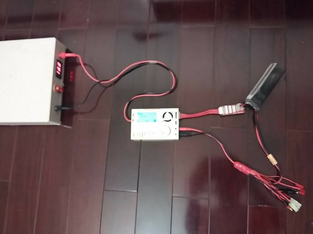 接上充電器