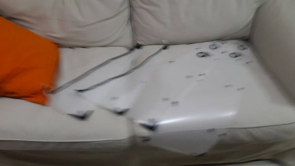 A+B帆一次搞定，麥拉材質，因為收納在盒子運送，稍有捲曲，但很幸運沒摺痕  ...