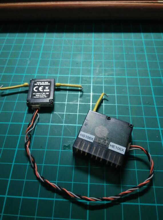 AR8000背面