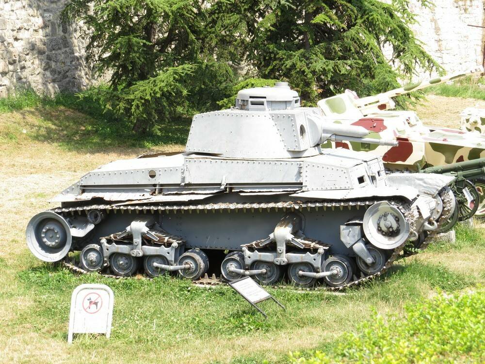 牌子上說是PzKpfw II, Ausf C, LT35,