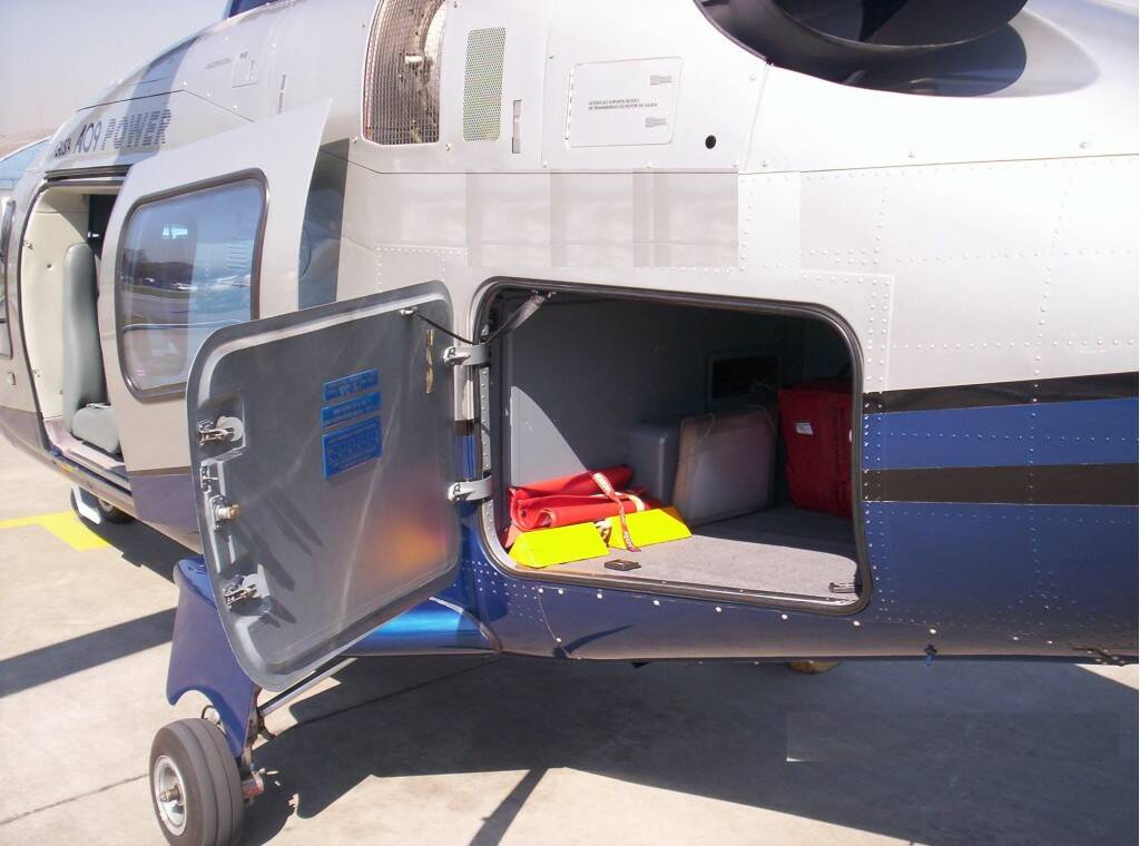 agusta-a109-power-2006-turbina-venda-flightmarket-5067.jpg