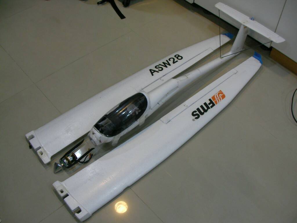FMS 2300 Glider (7).JPG