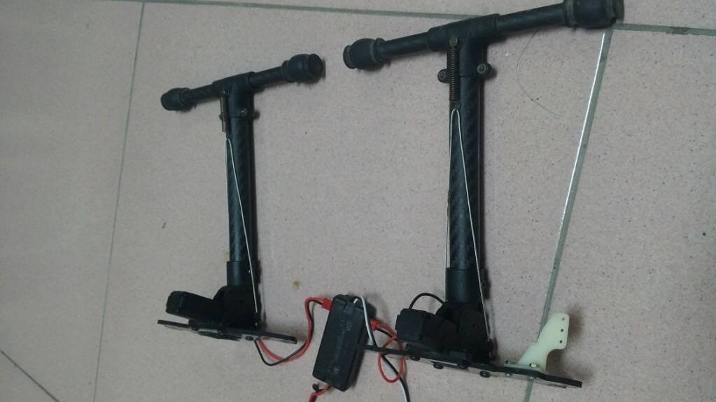 四軸 電動收腳