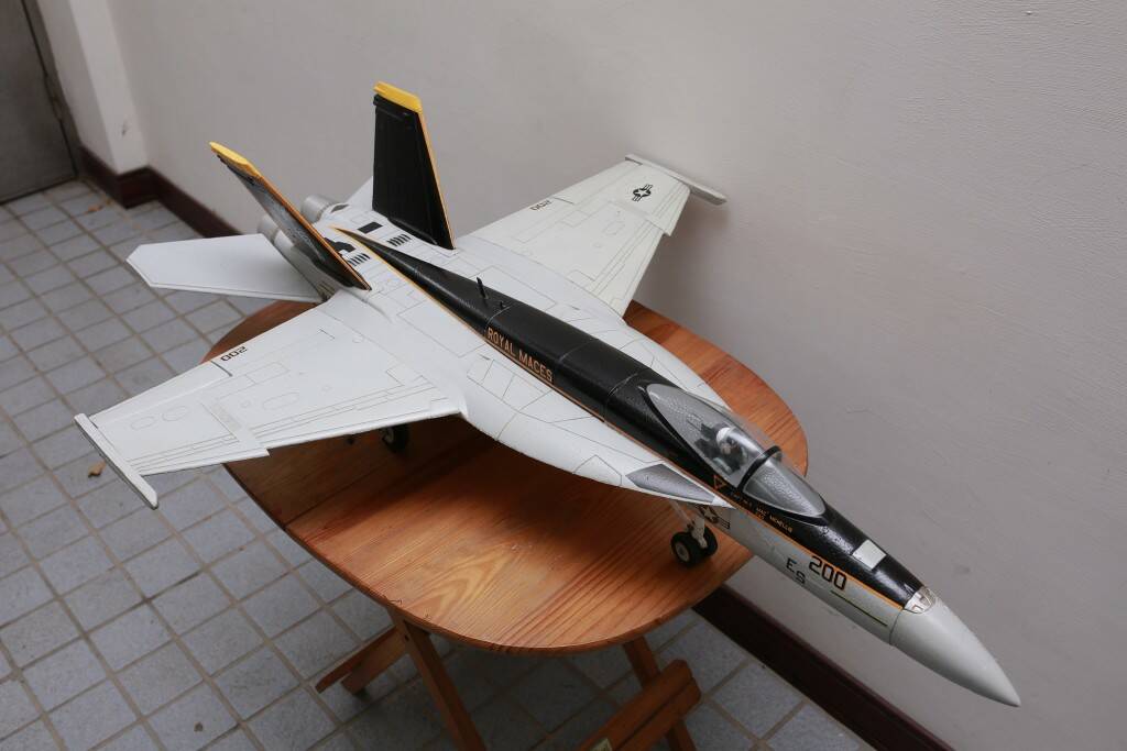F18-02.jpg
