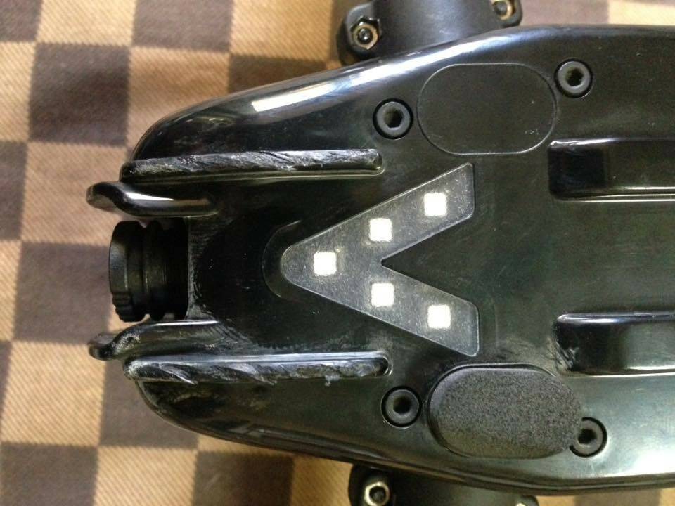 MR25XP底部塑膠殼刮傷