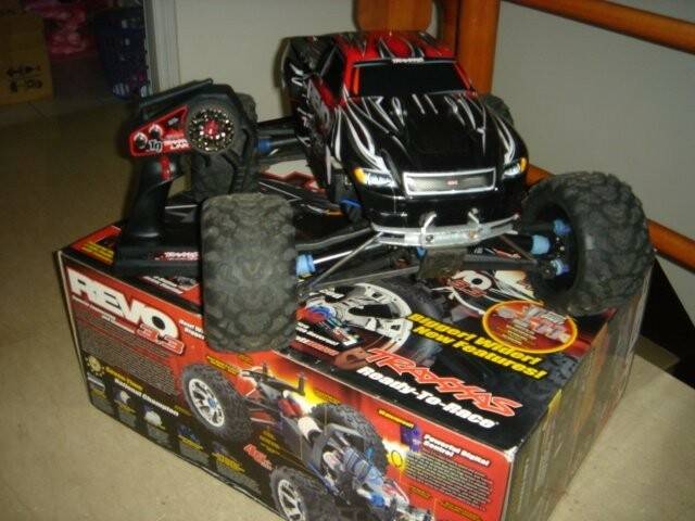 智晟 TRAXXAS REVO 3.3 引擎車2.4G.jpg