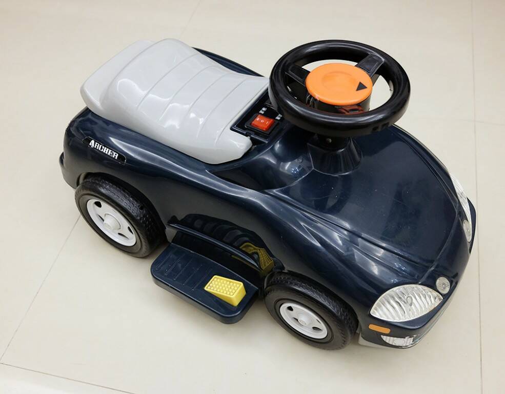 兒童電動車 (4).JPG