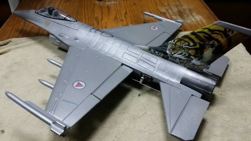 F16-2.jpg