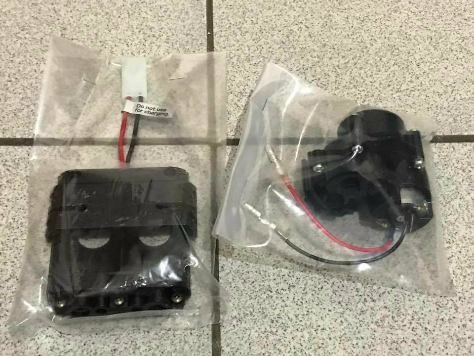 半成品區.. 3號電池電池盒.. 還有馬達齒輪變速箱組... 之後會更換馬達並換金屬培林... ...