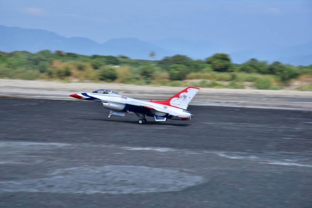 F-16首航_171207_0001 拷貝.jpg