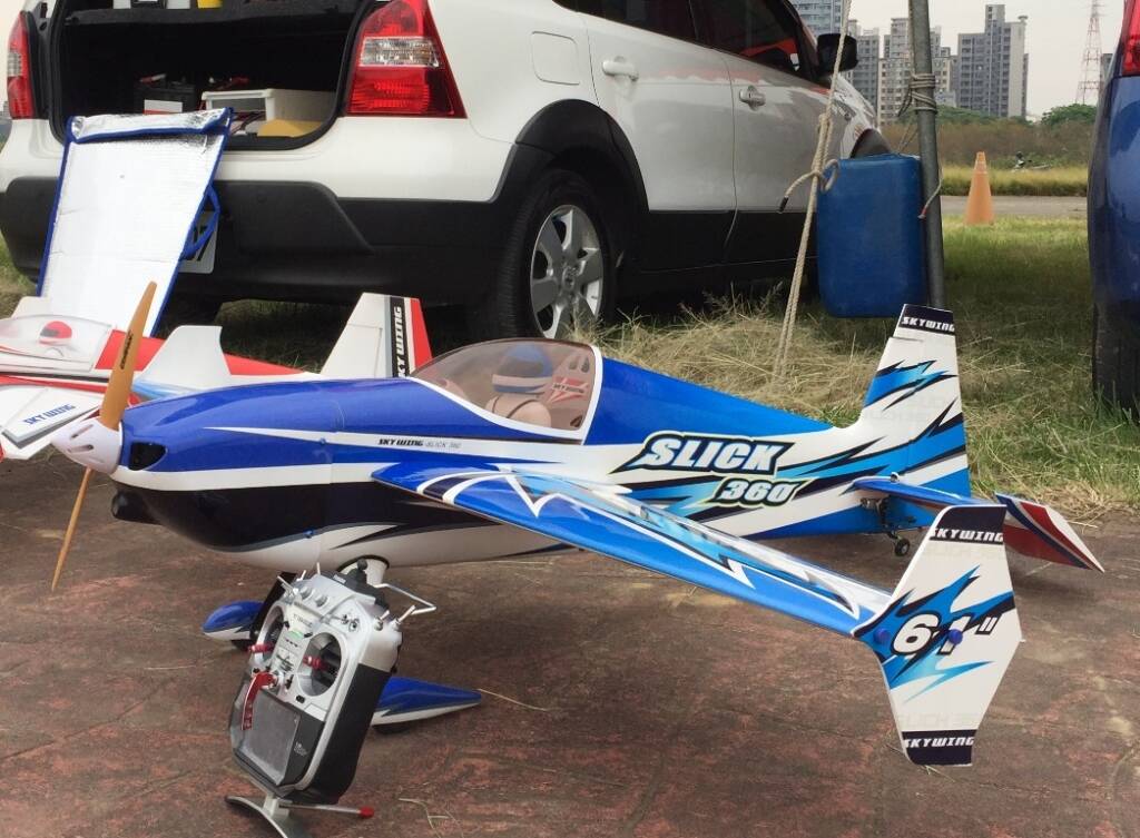 SKY WING SLICK 61.jpg