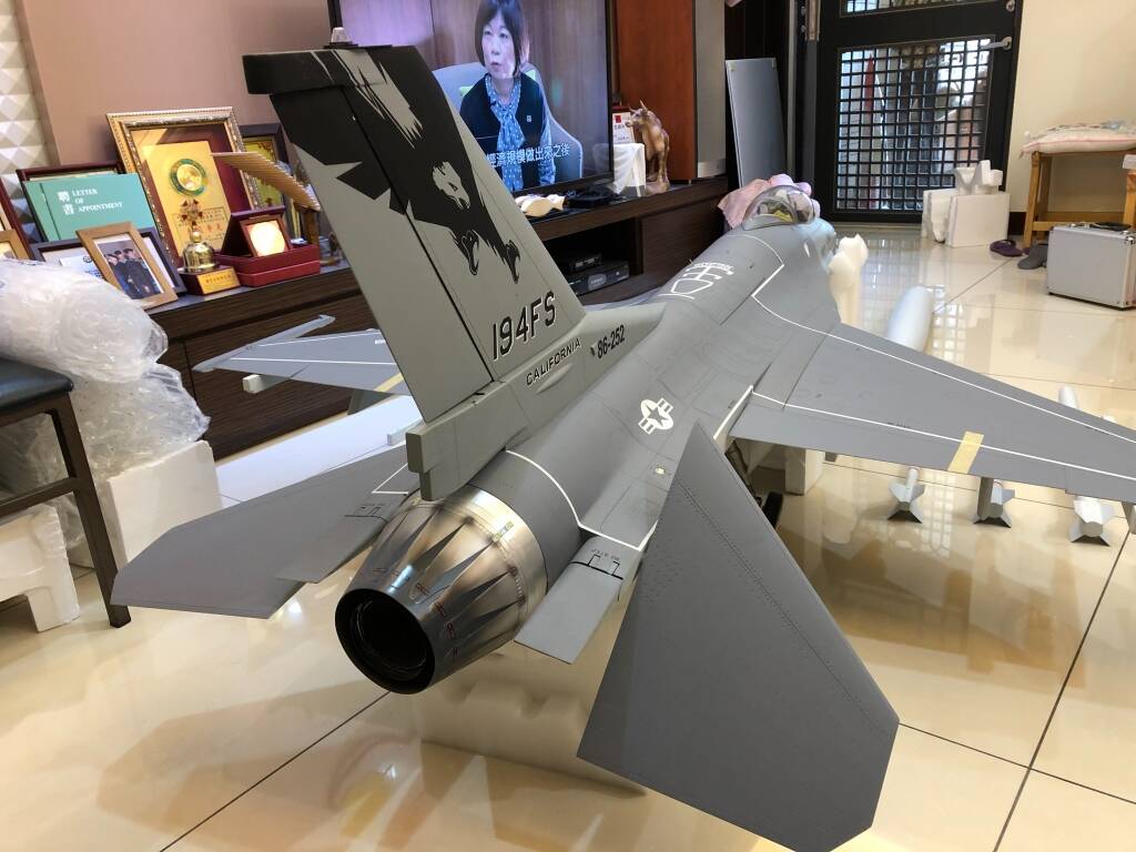 F16 1/6 後面視角