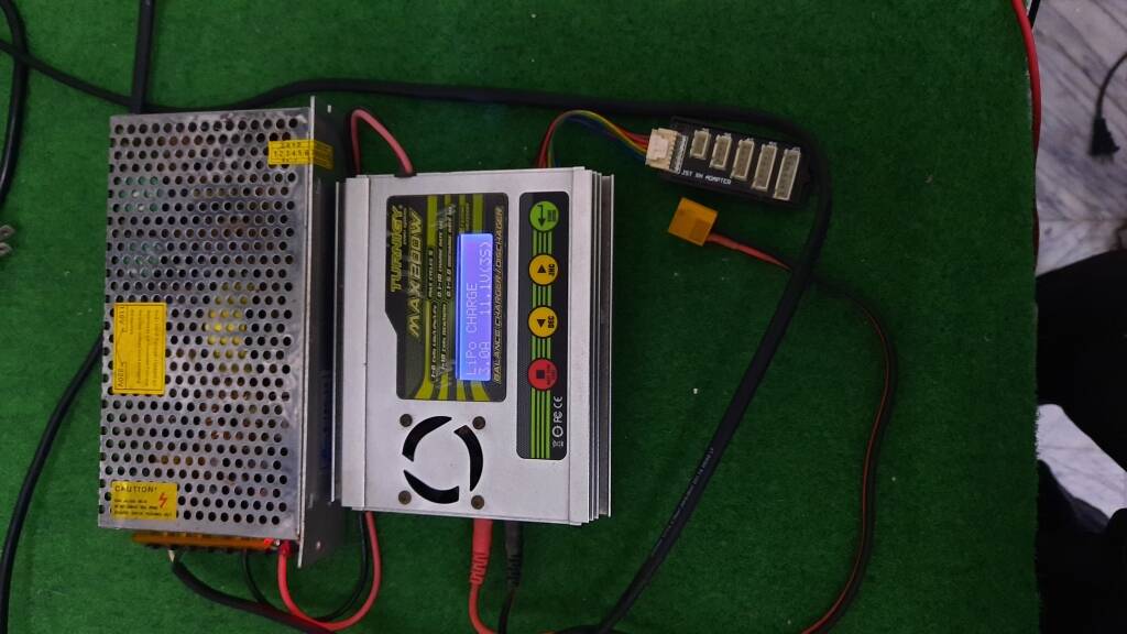 TurnigyMAX200W-2.jpg