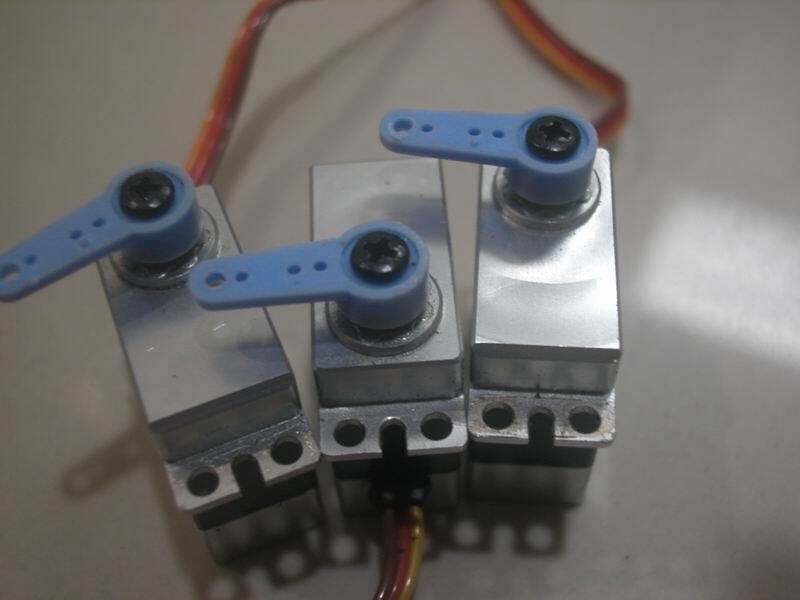 ServoKing DS-995_02.jpg