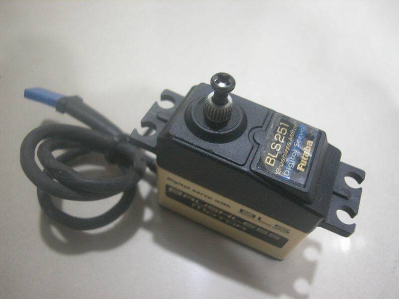 Futaba BLS-251_01.jpg