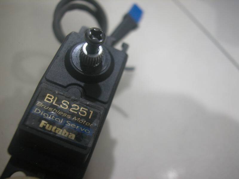 Futaba BLS-251_02.jpg