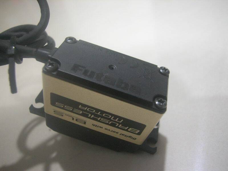 Futaba BLS-251_05.jpg