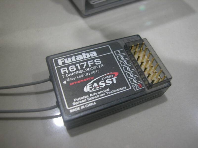 Futaba R617FS接收機-b.jpg