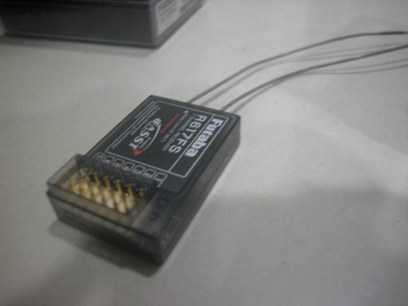 Futaba R617FS接收機-c.jpg