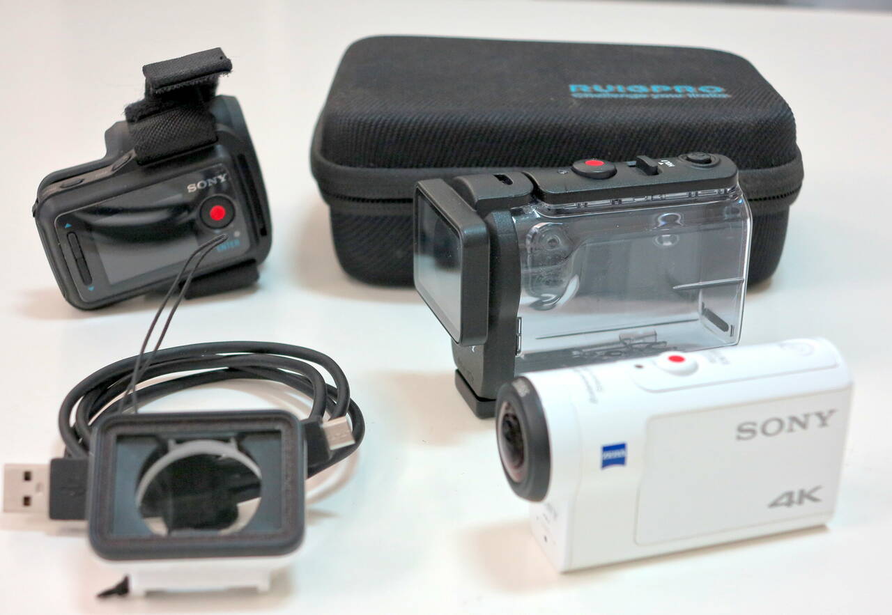 Sony FDR-X3000-2.jpg