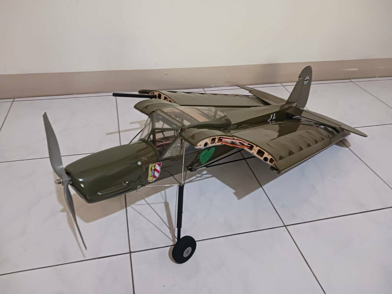 414670_0.jpg