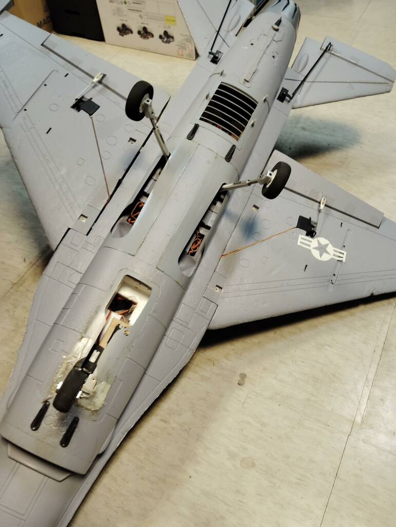 F16