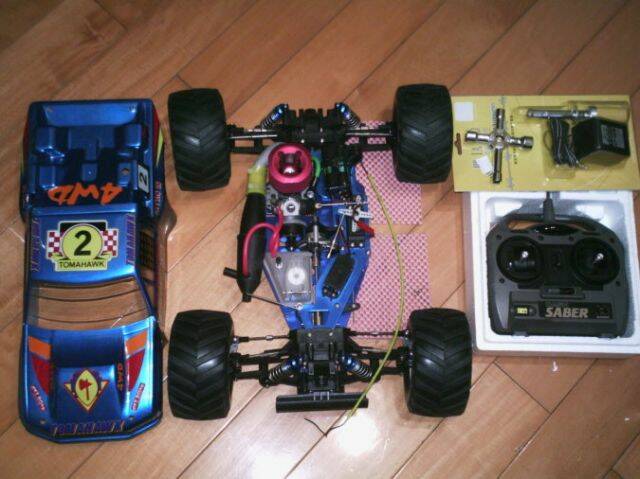 全新 偉鋒 1/10 4WD 油車