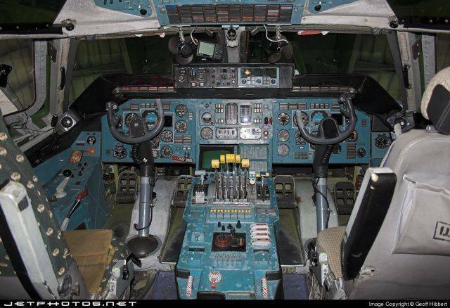 Cockpit1-01.jpg.91557.jpg