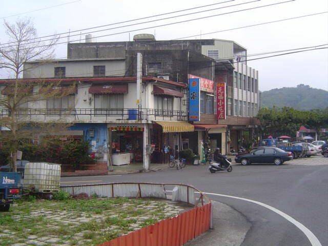 明德水庫牌樓過後100公尺左轉進入環潭公路