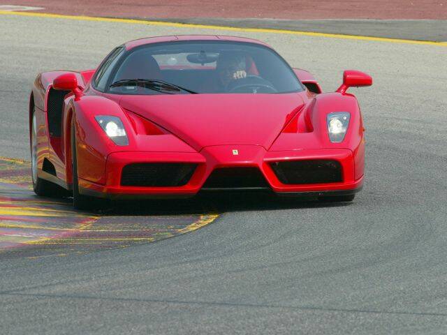 Ferrari-Enzo-Turn-Track-1280x960.jpg