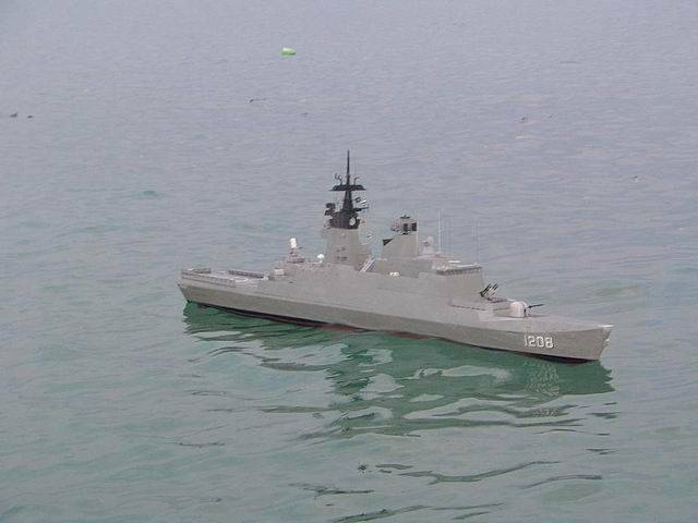 遙控1/72康定級1208承德軍艦