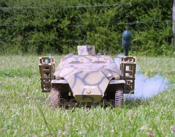 M1TOpenDay040605RocketFiring3.jpg