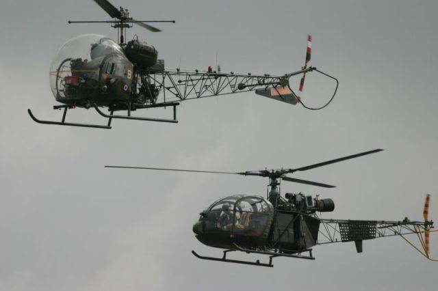 Patr_AH-1_Sioux_Alouette_RIAT2005_001_800.jpg