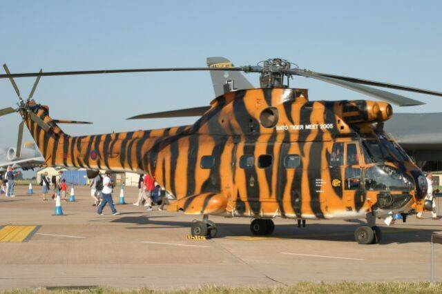 Puma-HC-Mk1_RIAT2005_001_800.jpg