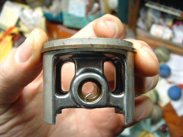 SCOTTSCHNEIDERhusky_piston.jpg