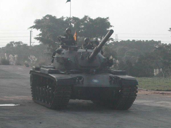 TANK-100.jpg