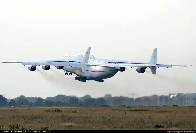 UR-82060_An225_280906_76.jpg.14903.jpg