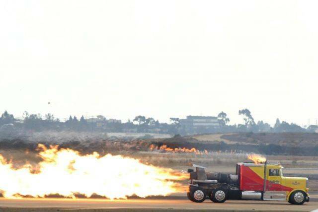 Y_JetTruck_006_MIRAM2004_0070_800.jpg
