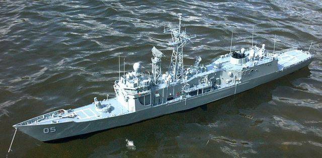 1/72派里級飛彈巡防艦