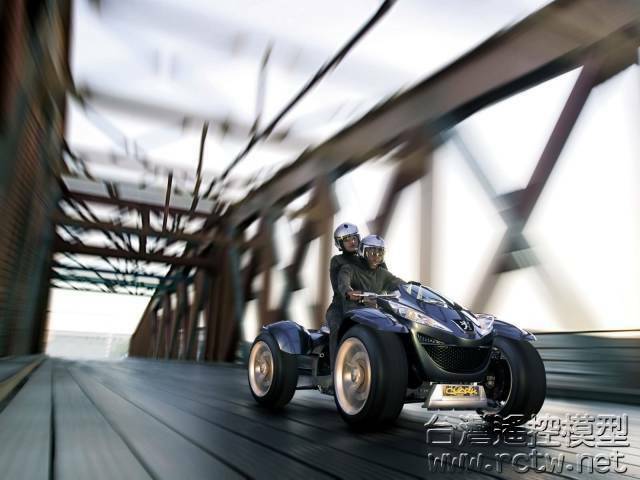 2_Peugeot_Quark_Concept_2405[1].jpg