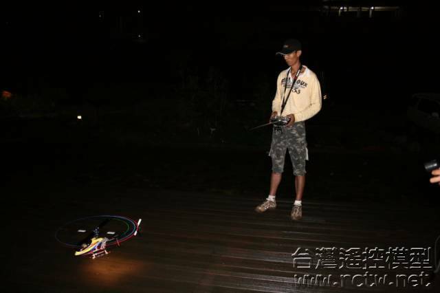 番薯小電直的夜航.jpg