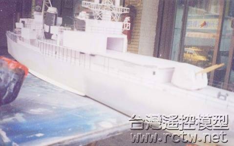 開始噴漆.jpg
