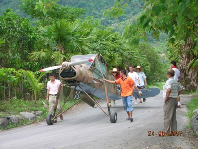 推飛機