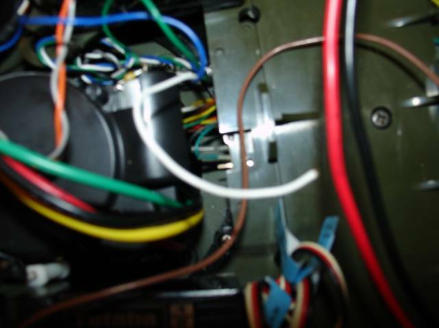 馬達白色的線掉落,是這個原因嗎