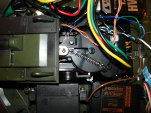 這是正常的時候,彈簧片應該分開